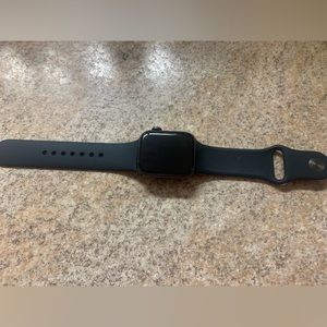 Apple Watch SE 40mm black with charger (not pictured)